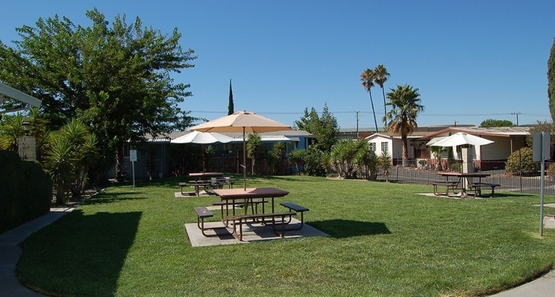 Building Photo - Colony Park