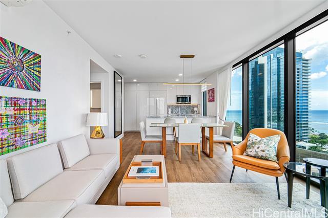 Building Photo - 987 Queen St