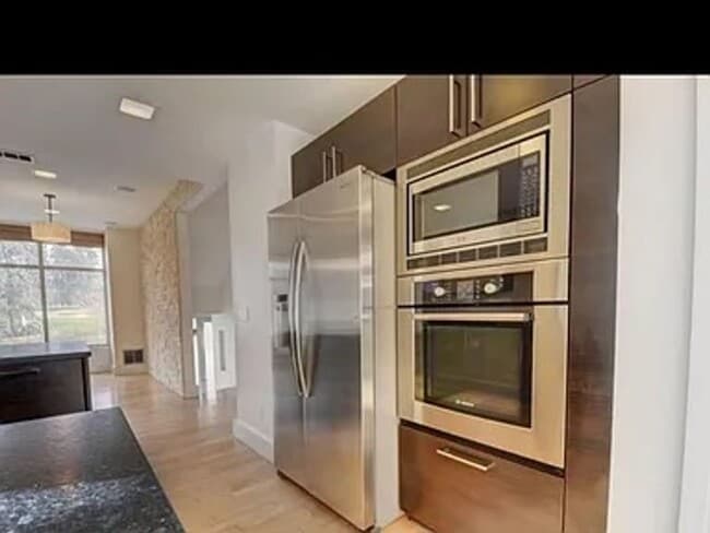Building Photo - Contemporary Townhome Steps from Jefferson Park & LoHi!!