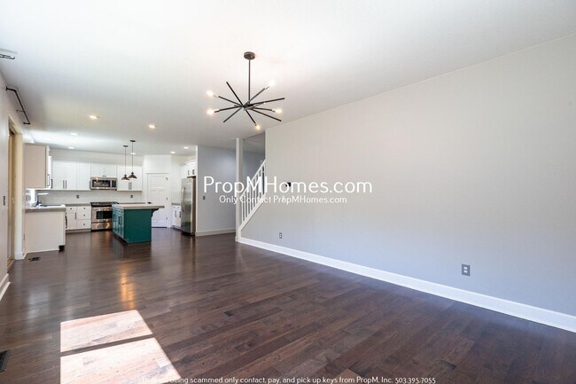 Foto del edificio - Updated Luxury 4 Bedroom Home on Mount Scott!