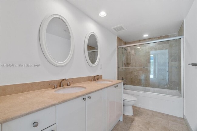 Building Photo - 1755 E Hallandale Beach Blvd