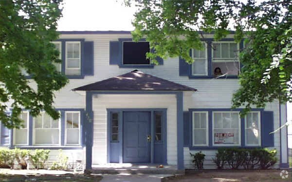 Foto del edificio - 439 W 23rd St