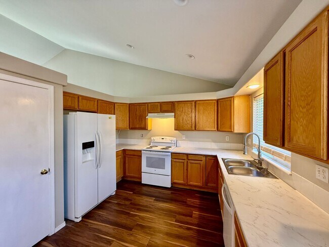 Foto del edificio - 6860 McEwan St
