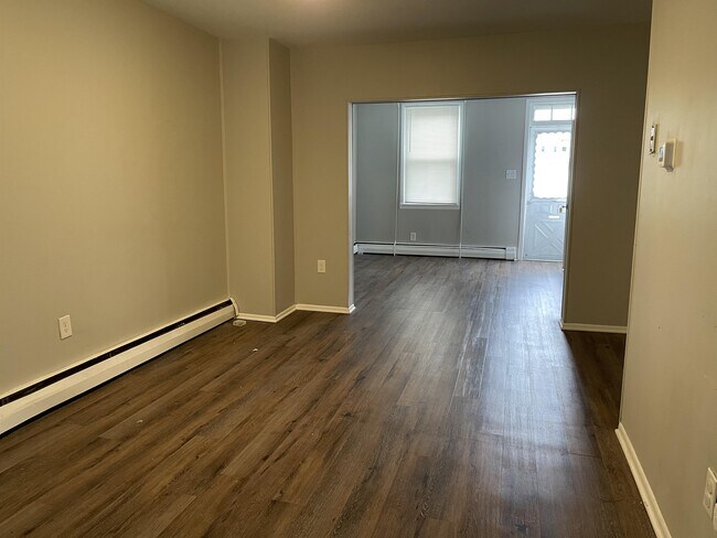 Foto del edificio - 322 Perry St