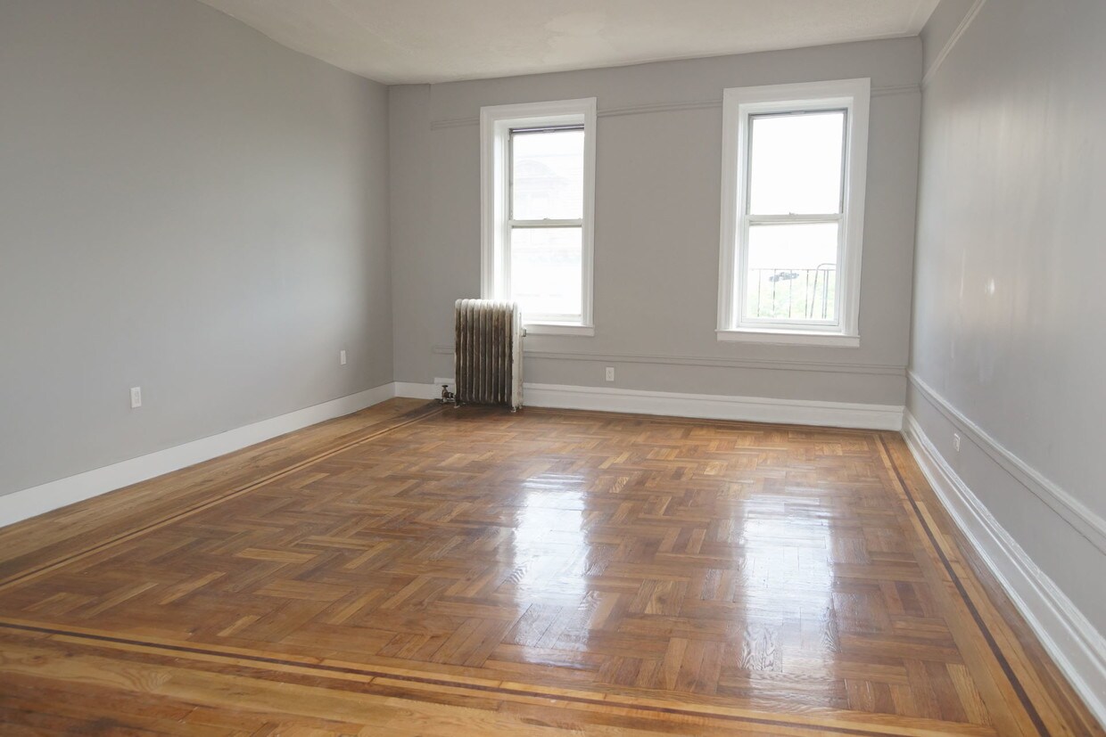 Foto principal - 901 Woodycrest Ave