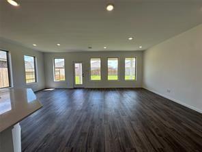 Foto del edificio - 5126 Whispering River Dr