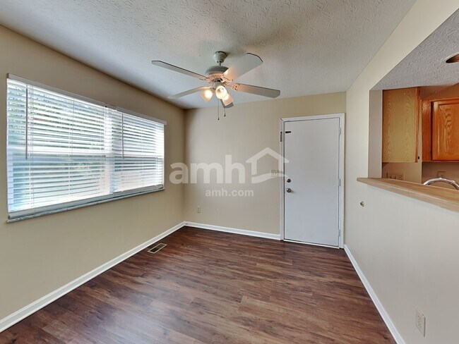 Building Photo - 3695 Carriage Run Dr