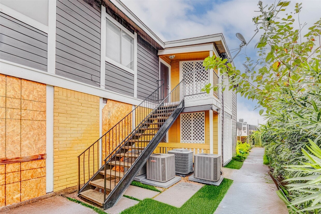 Primary Photo - 12611 Ashford Meadow Dr