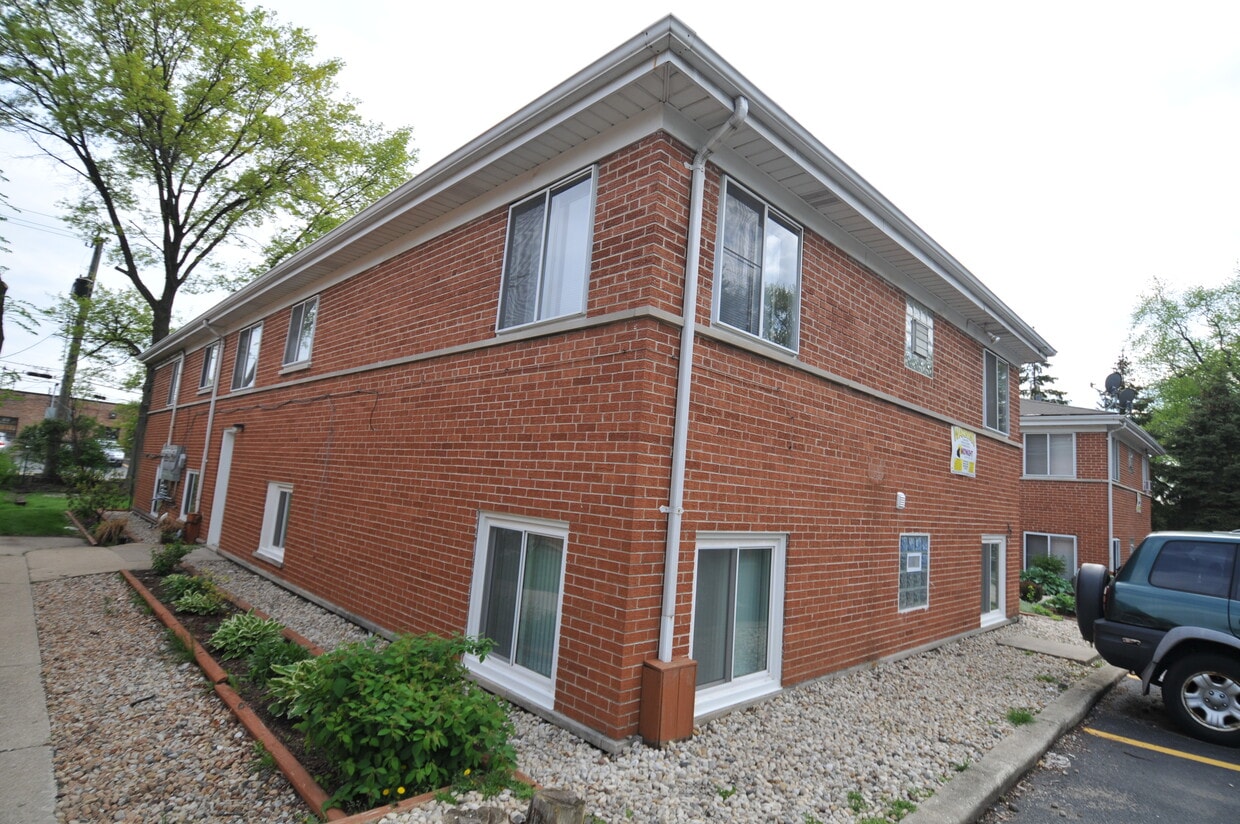 34 N Main St, Glen Ellyn, IL 60137 Apartments in Glen Ellyn, IL