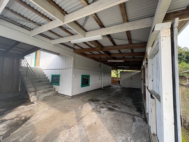 Foto del edificio - Beautiful 2 bedroom, 1.5 bath located in central Hilo town