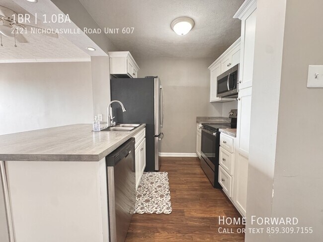 Foto del edificio - 2121 Nicholasville Rd