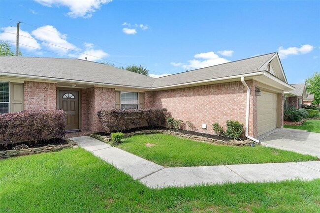 Foto del edificio - 7811 Fall Glen Dr