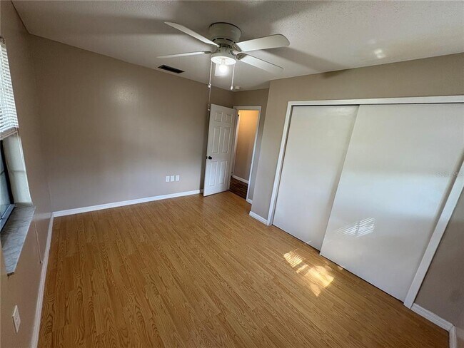 Building Photo - 615 Floral Cir