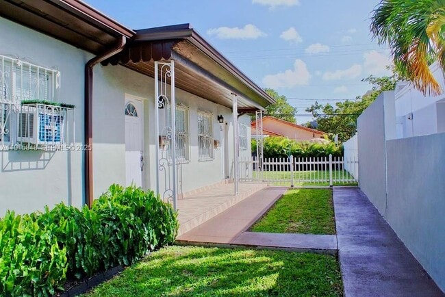 Foto del edificio - 3690 SW 24th St