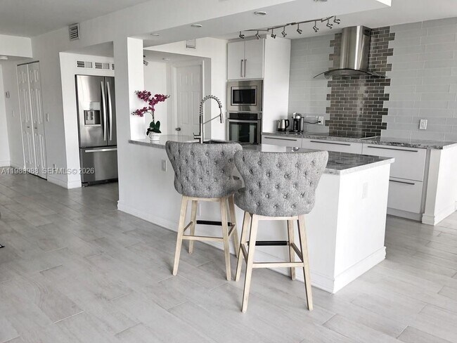 Foto del edificio - 400 Leslie Dr