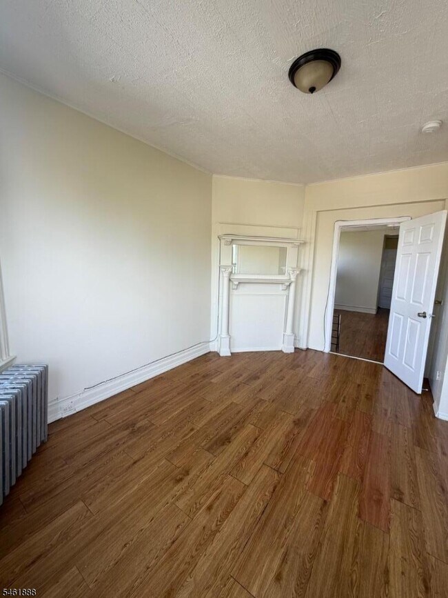 Foto del edificio - 92 S 8th St