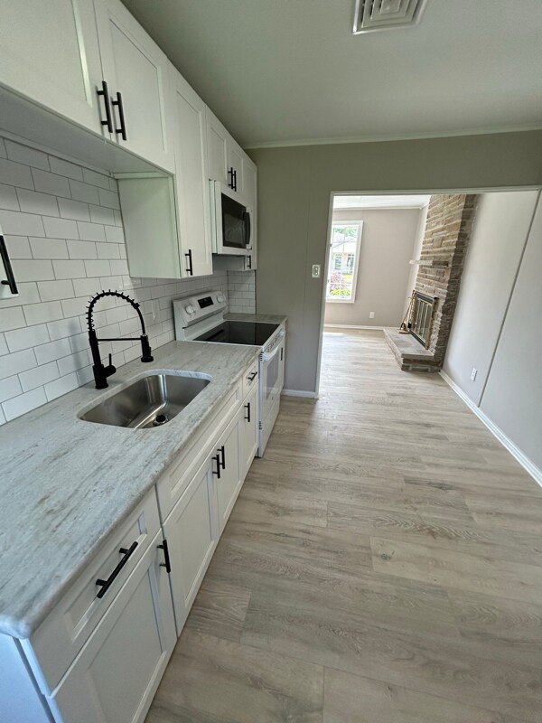 Foto del edificio - 104 Elmwood Rd