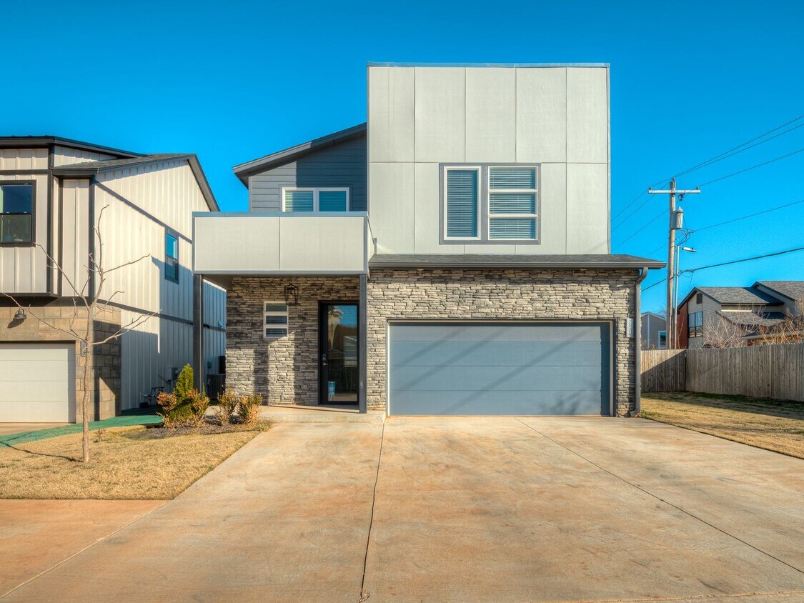 Primary Photo - Beautiful New Construction Home in Oklahom...