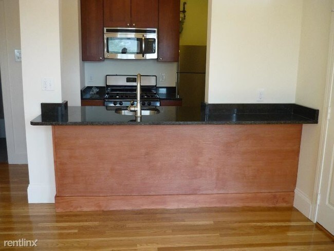 Building Photo - 71 Saint Marys St