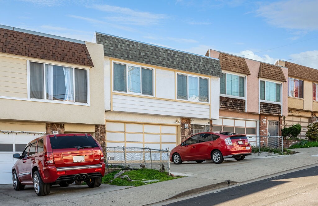 Primary Photo - 962 Hillside Blvd