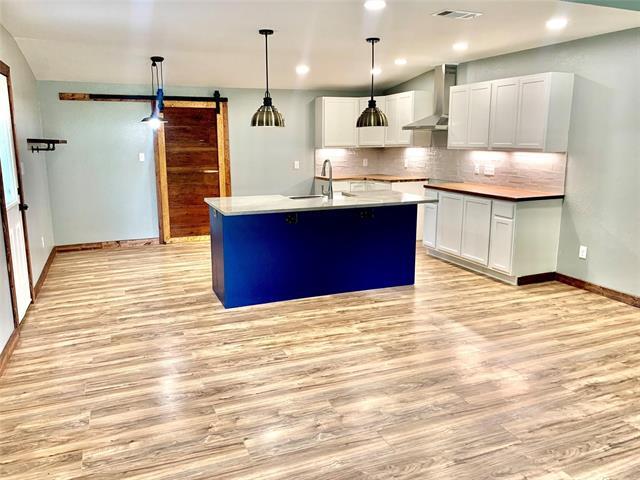 Foto del edificio - 814 East St