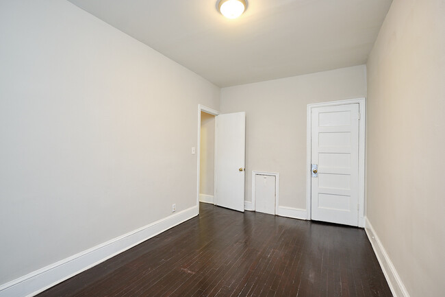 Building Photo - 1522 Isherwood St NE