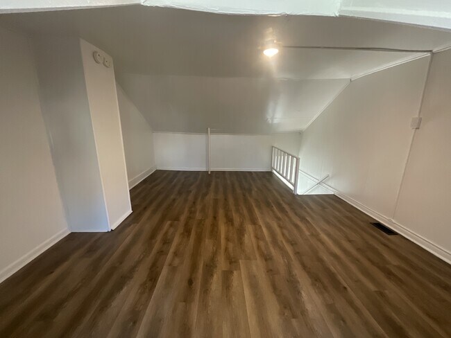 Foto del edificio - 434 W College Ave
