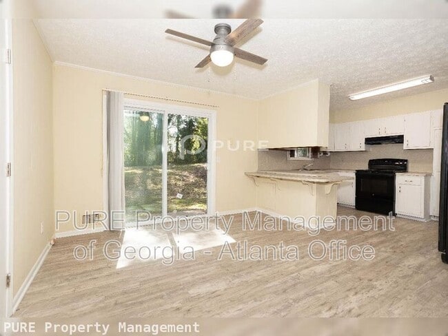 Building Photo - 951 Majesty Ln