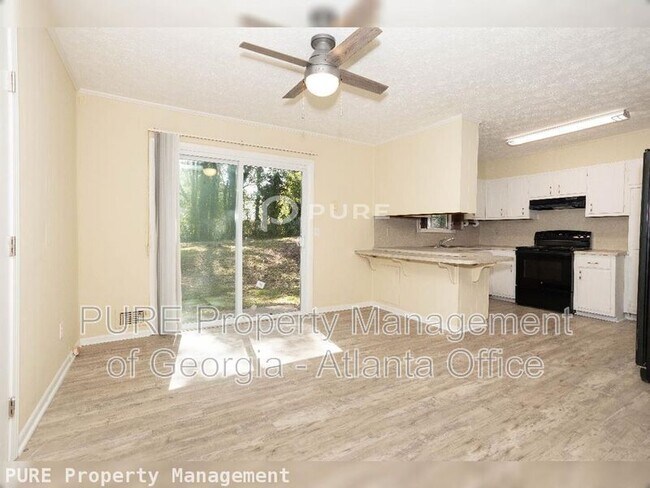 Foto del edificio - 951 Majesty Ln