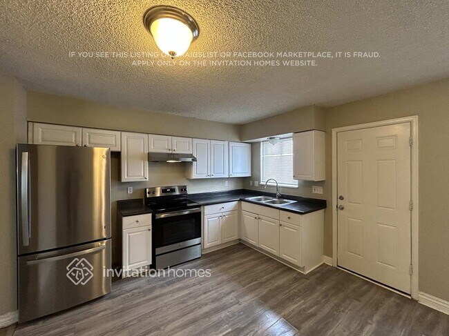 Foto del edificio - 7030 N Lamar St