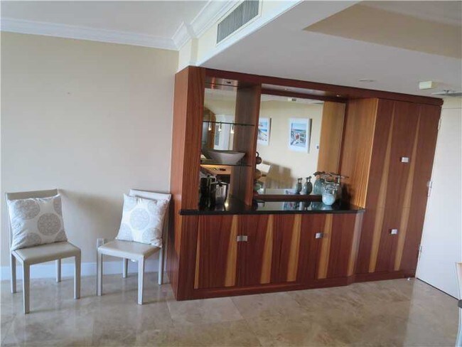Building Photo - 5151 Collins Ave