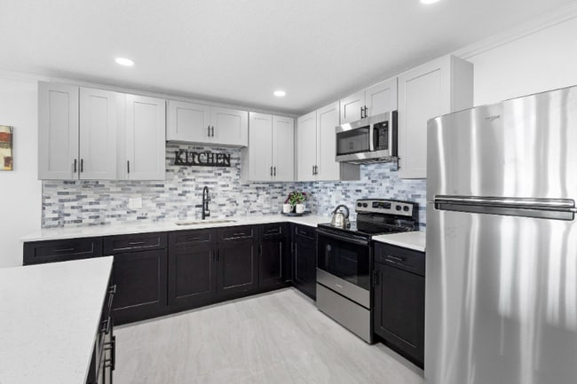 Photo - 1824 Lake St Apartment