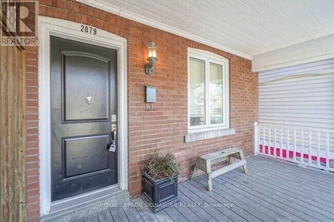 Photo du bâtiment - 2079 Gerrard St E
