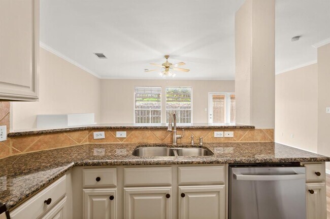 Building Photo - 3300 Forest Creek Dr