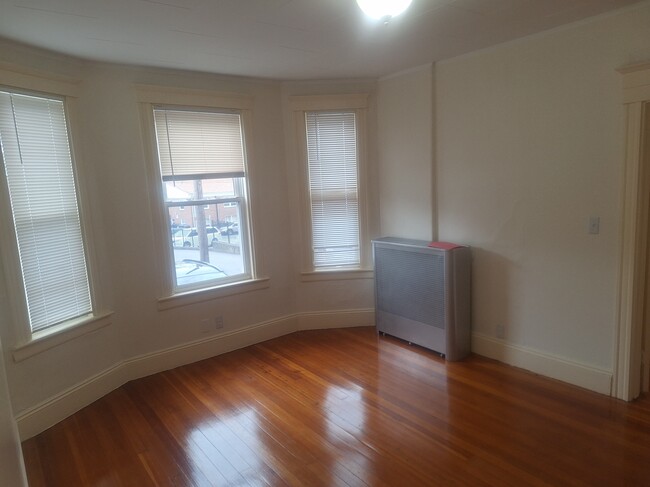 Building Photo - 2 Meader Rd