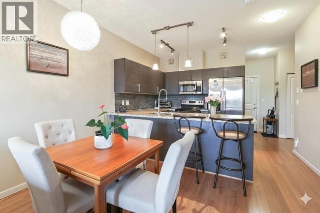 Photo du bâtiment - 2239 Kingsway