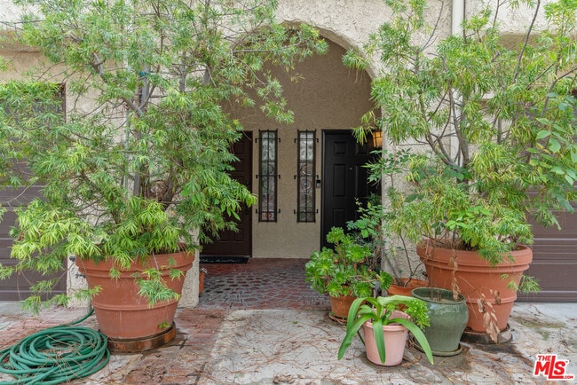 Building Photo - 1979 Grace Ave