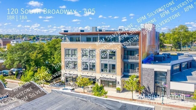 Building Photo - Stunning 1 Bed, 1 Bath Apartment in Downto...