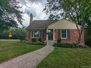 Building Photo - 4418 S Verona Cir