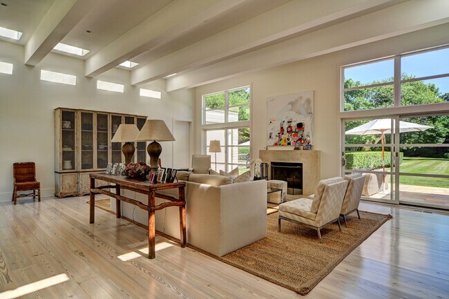 Foto del edificio - 12 Hedge Row Ln