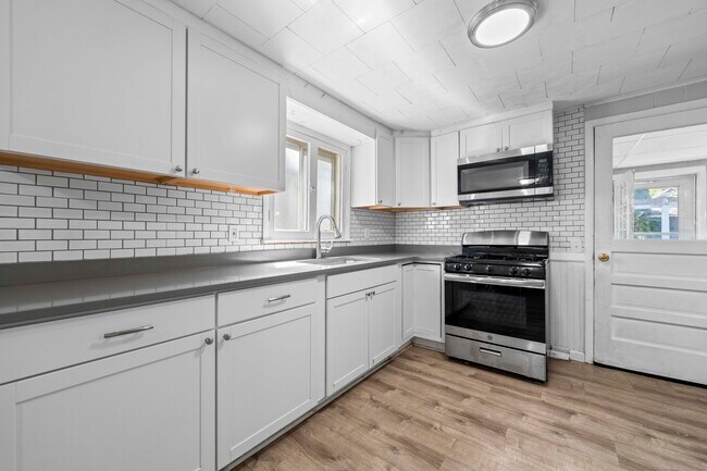 Foto del edificio - 559 S Goodman St