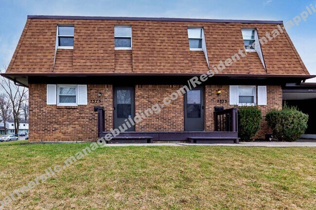 Building Photo - 2573 Woodsedge Rd
