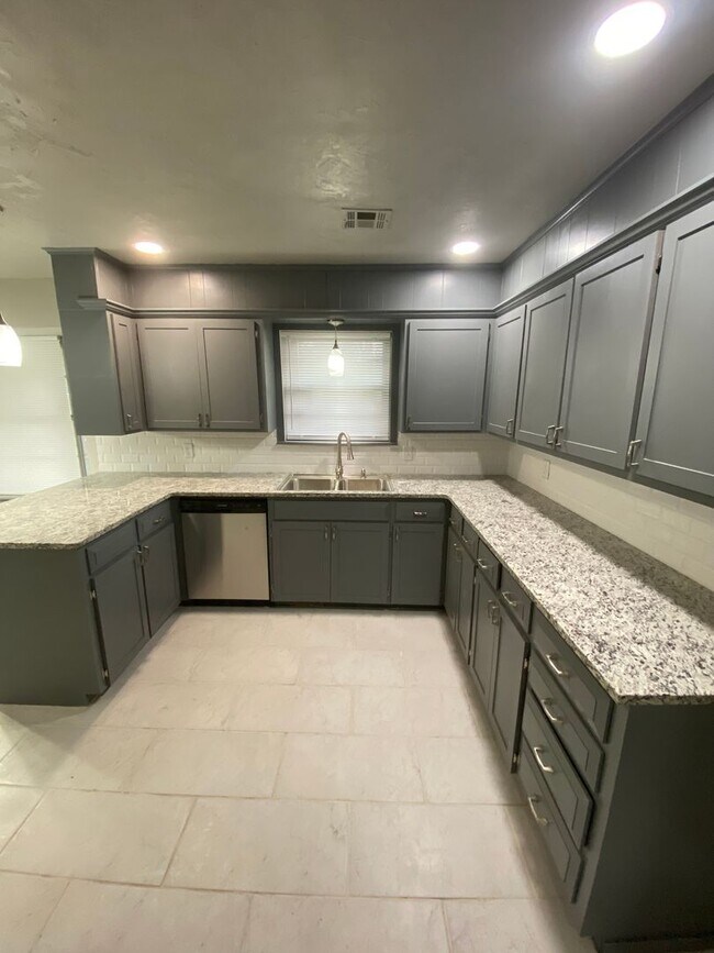 Foto del edificio - 10714 E 27th St S