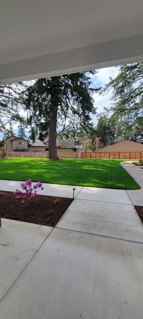 Foto del edificio - 1167 NW Michelbook Ln