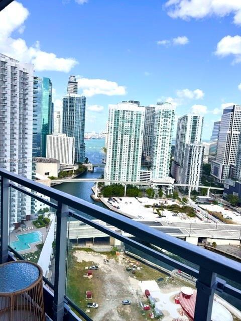 Foto del edificio - 90 SW 3rd St