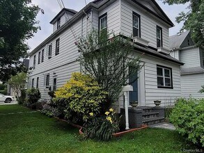 Building Photo - 182 Lowell Ave