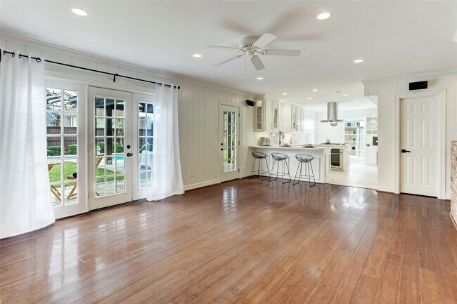 Foto del edificio - 4135 Breakwood Dr