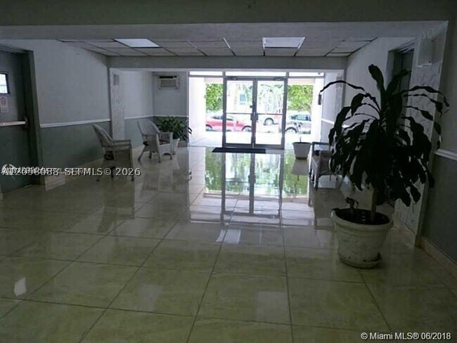 Foto del edificio - 7705 Abbott Ave