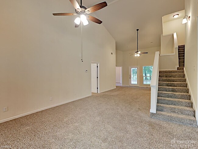 Building Photo - 132 Pecan Grove