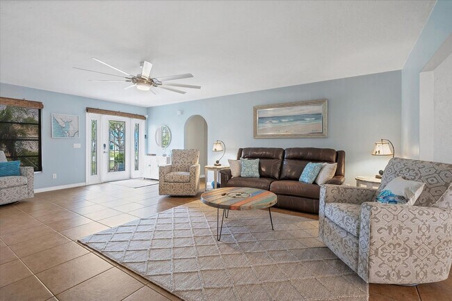 Foto del edificio - 18614 Briggs Cir